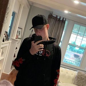 Meet your Posher, Nicholas